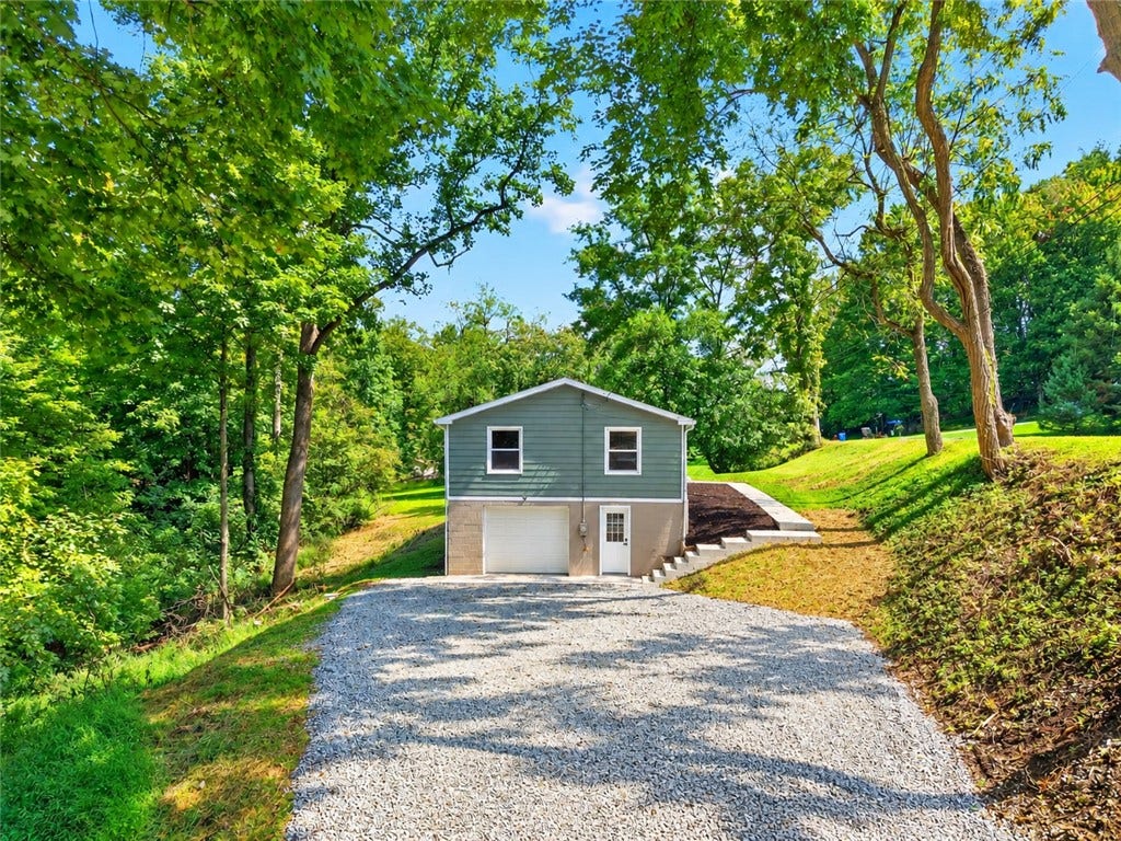 11083 Bouldin Road, North Huntingdon, PA 15642
