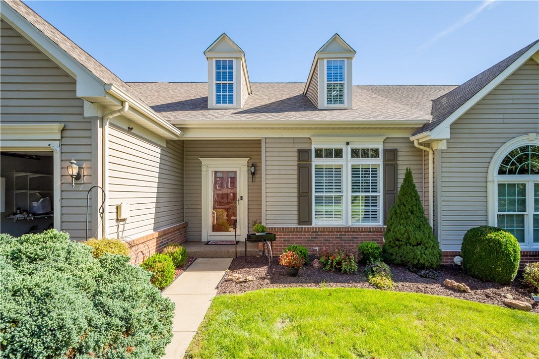1110 Linden Vue Dr, Canonsburg, PA 15317