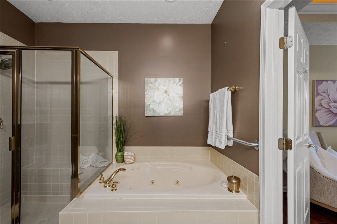1110 Linden Vue Dr, Canonsburg, PA 15317