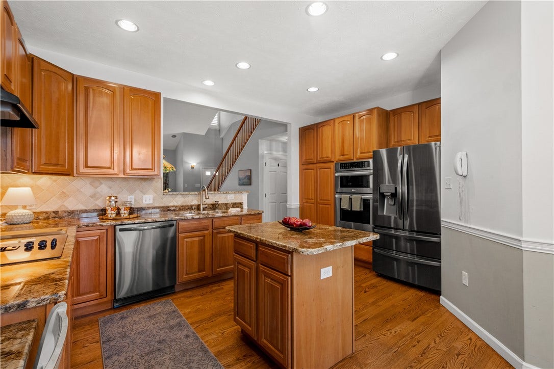 1110 Linden Vue Dr, Canonsburg, PA 15317