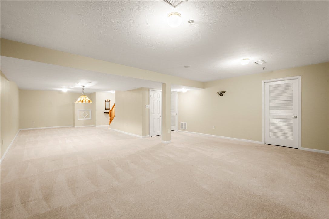 1110 Linden Vue Dr, Canonsburg, PA 15317