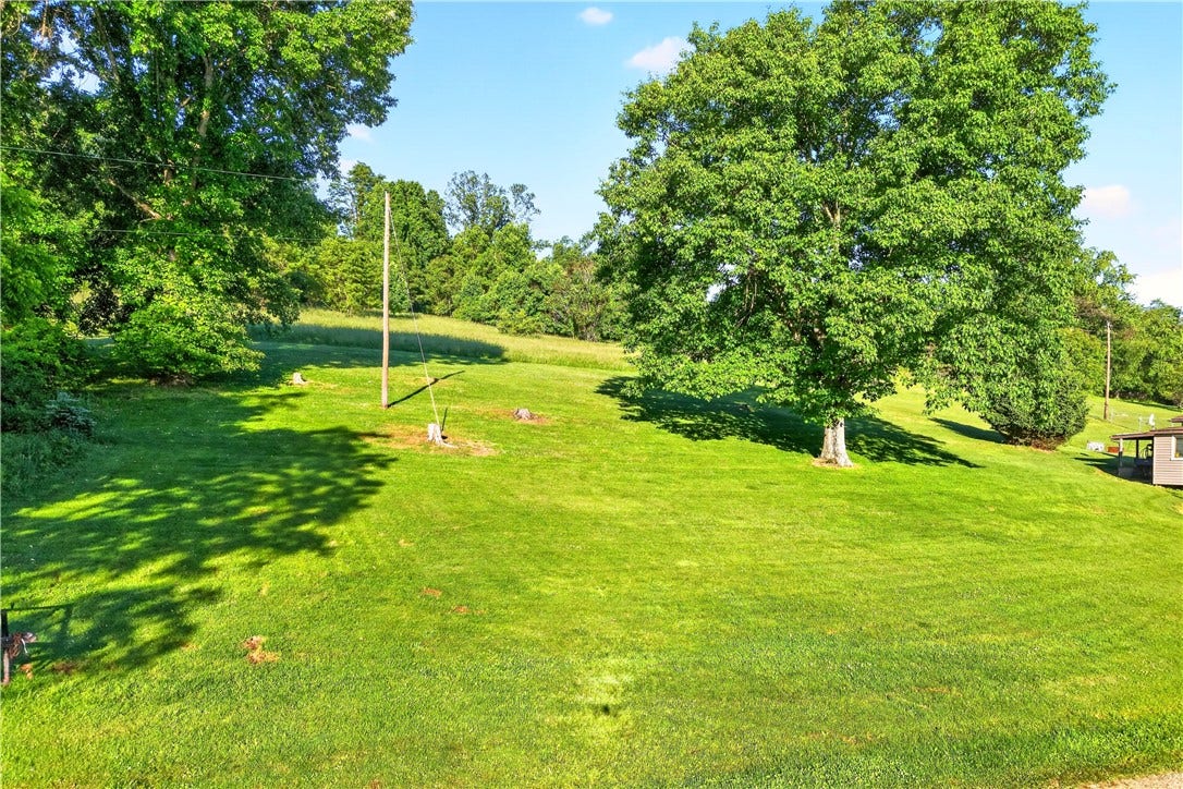 2774 Schwirian Dr, Elizabeth, PA 15037