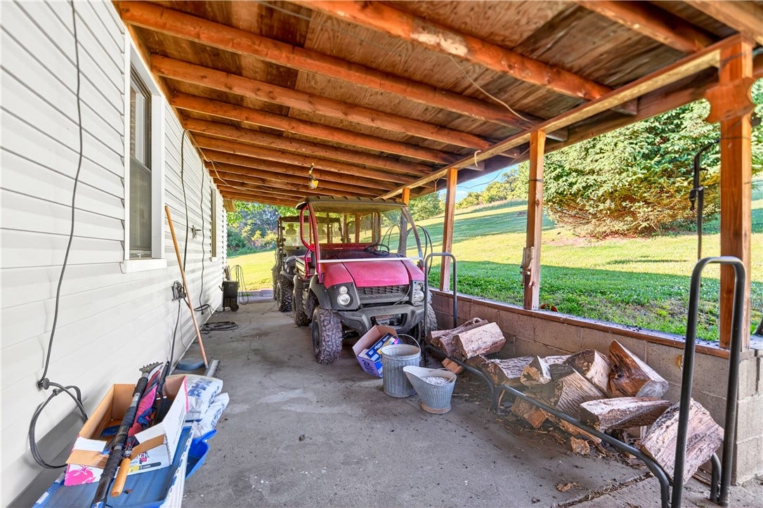 2774 Schwirian Dr, Elizabeth, PA 15037