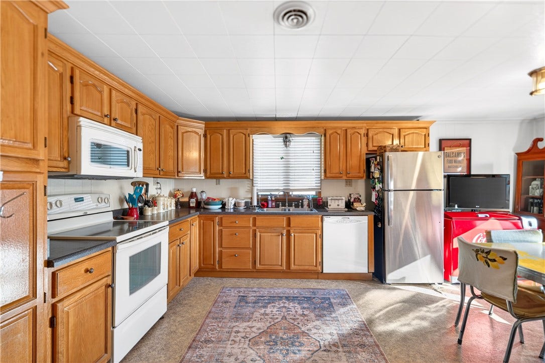 2774 Schwirian Dr, Elizabeth, PA 15037