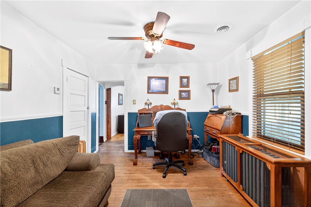 2774 Schwirian Dr, Elizabeth, PA 15037