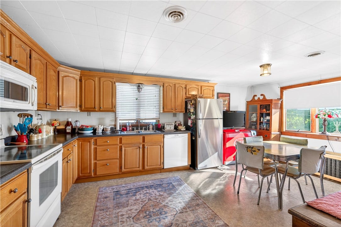 2774 Schwirian Dr, Elizabeth, PA 15037