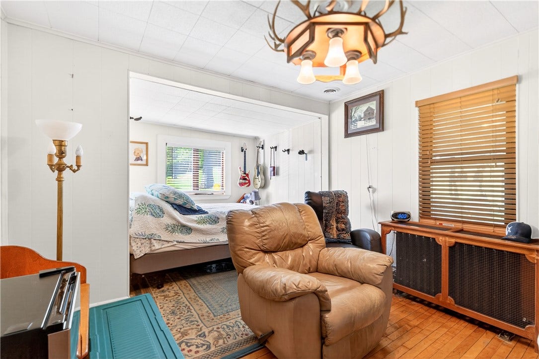2774 Schwirian Dr, Elizabeth, PA 15037