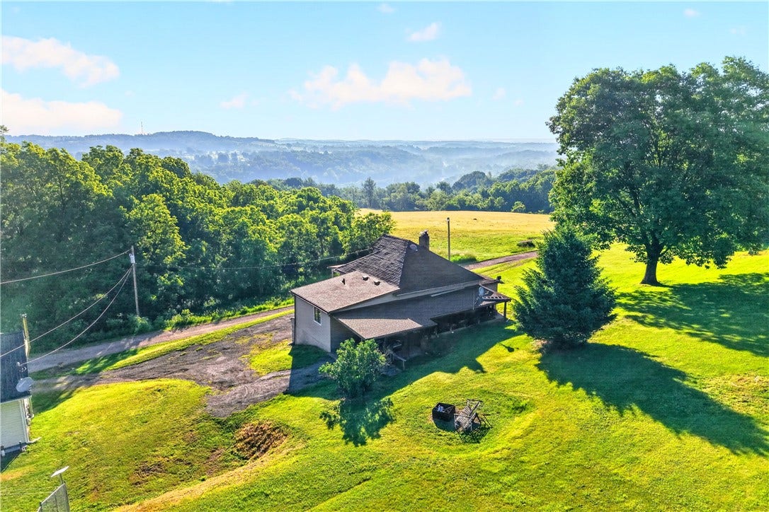 2774 Schwirian Dr, Elizabeth, PA 15037