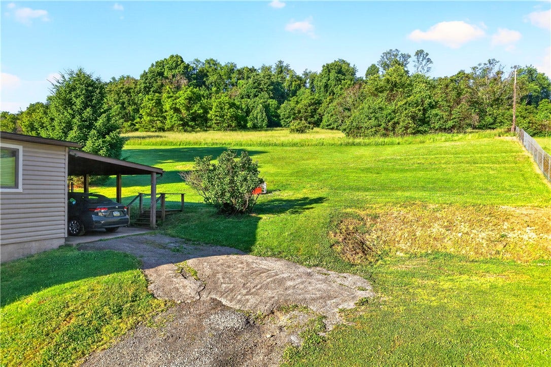 2774 Schwirian Dr, Elizabeth, PA 15037
