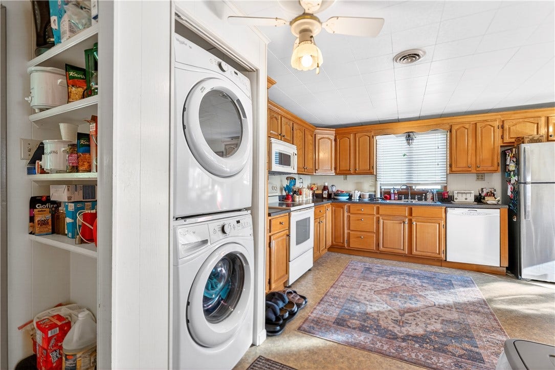 2774 Schwirian Dr, Elizabeth, PA 15037