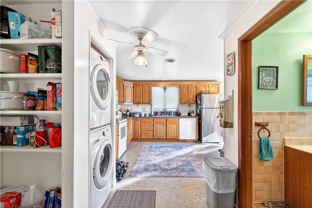 2774 Schwirian Dr, Elizabeth, PA 15037