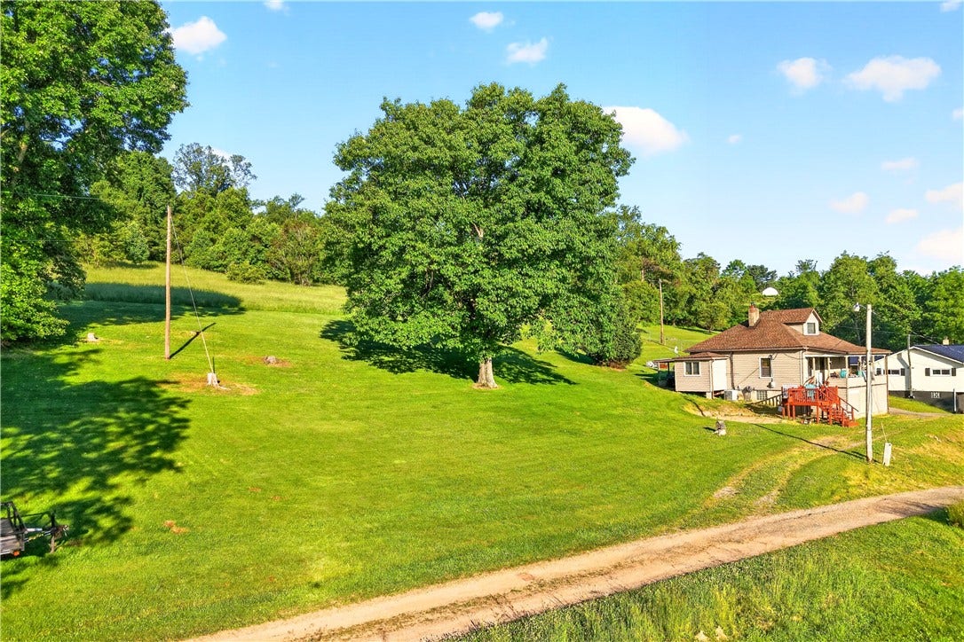 2774 Schwirian Dr, Elizabeth, PA 15037