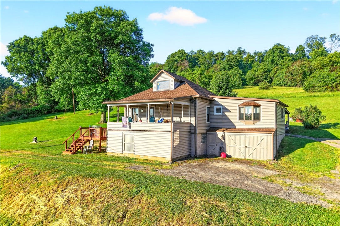 2774 Schwirian Dr, Elizabeth, PA 15037
