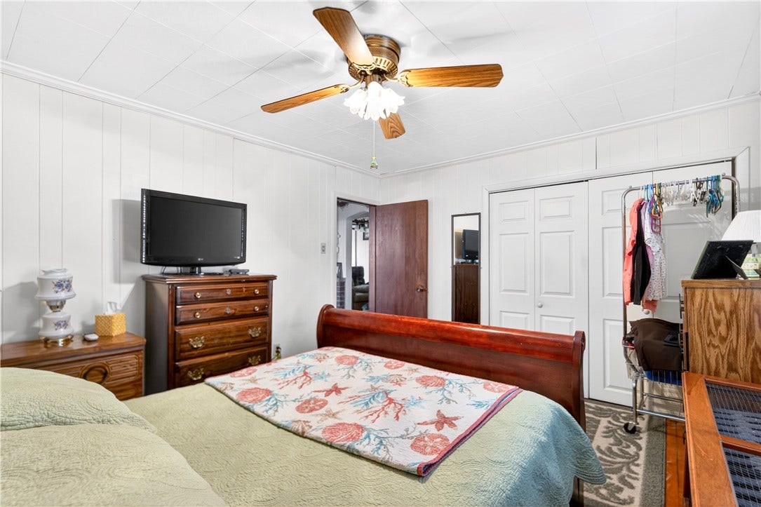 2774 Schwirian Dr, Elizabeth, PA 15037
