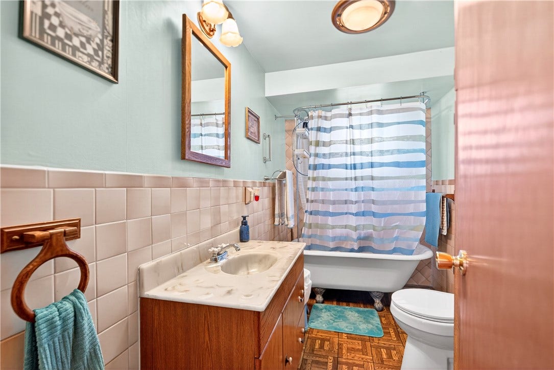2774 Schwirian Dr, Elizabeth, PA 15037