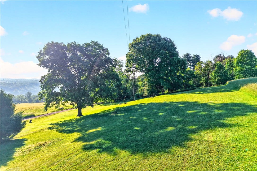 2774 Schwirian Dr, Elizabeth, PA 15037