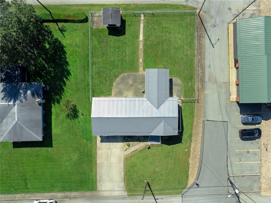 611 W Gibson Ave, Connellsville, PA 15425