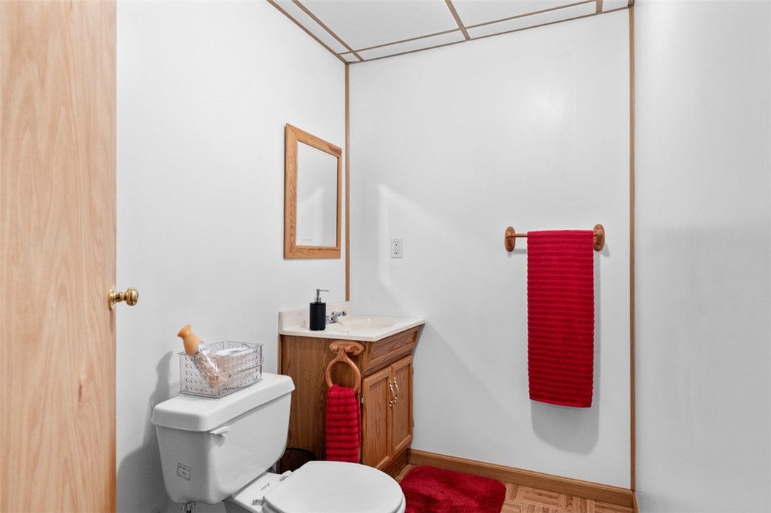 611 W Gibson Ave, Connellsville, PA 15425