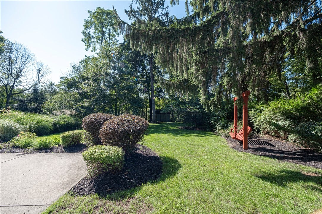 2301 Lambeth Drive, Pittsburgh, PA 15241