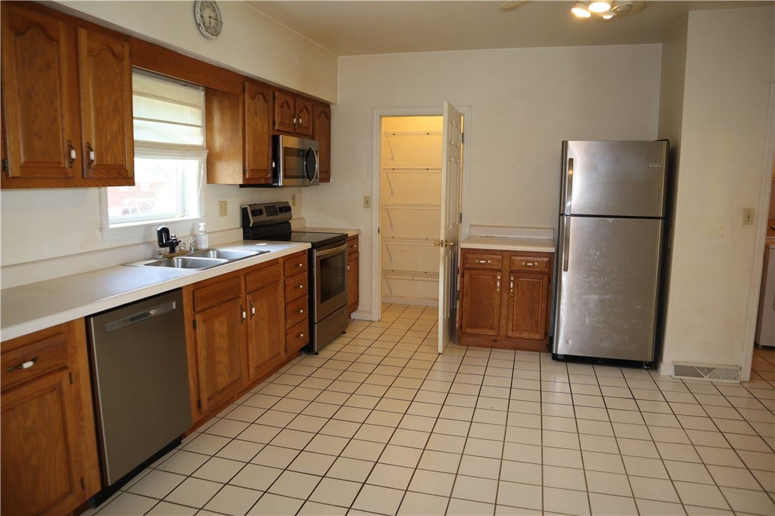 308 College Avenue, Mount Pleasant, PA 15666