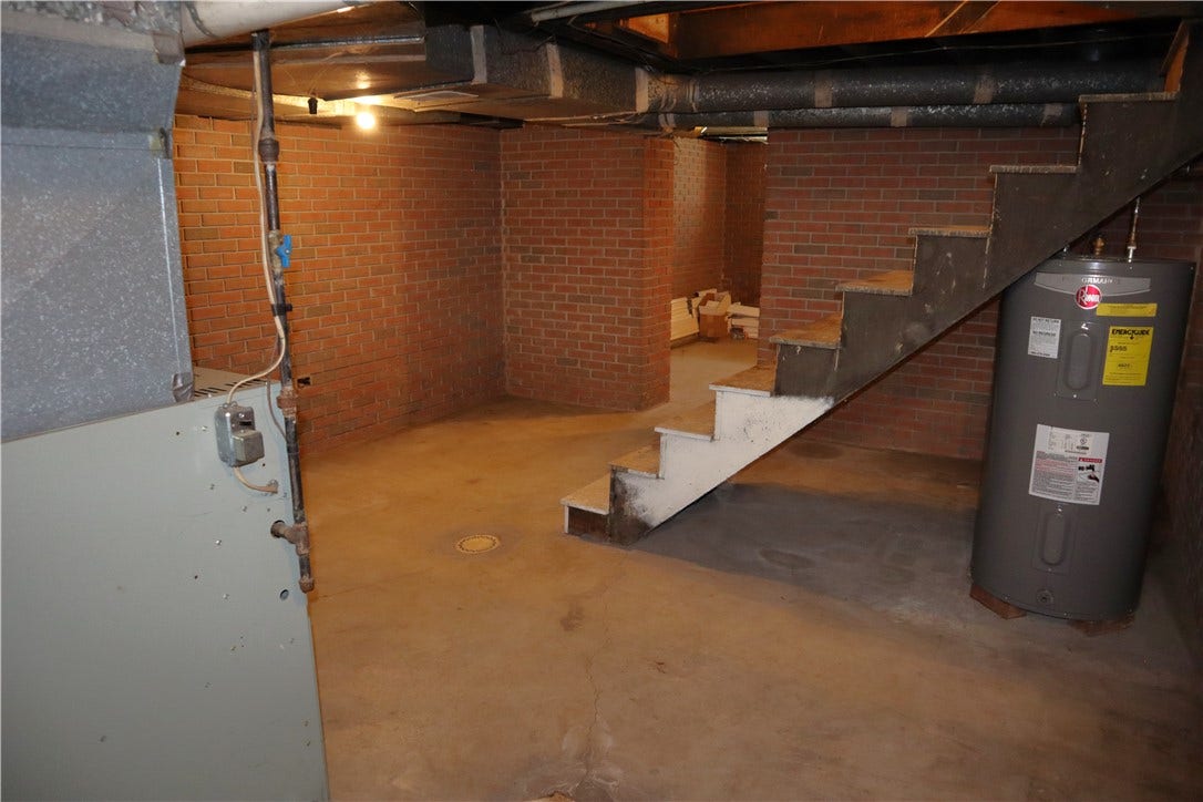308 College Avenue, Mount Pleasant, PA 15666