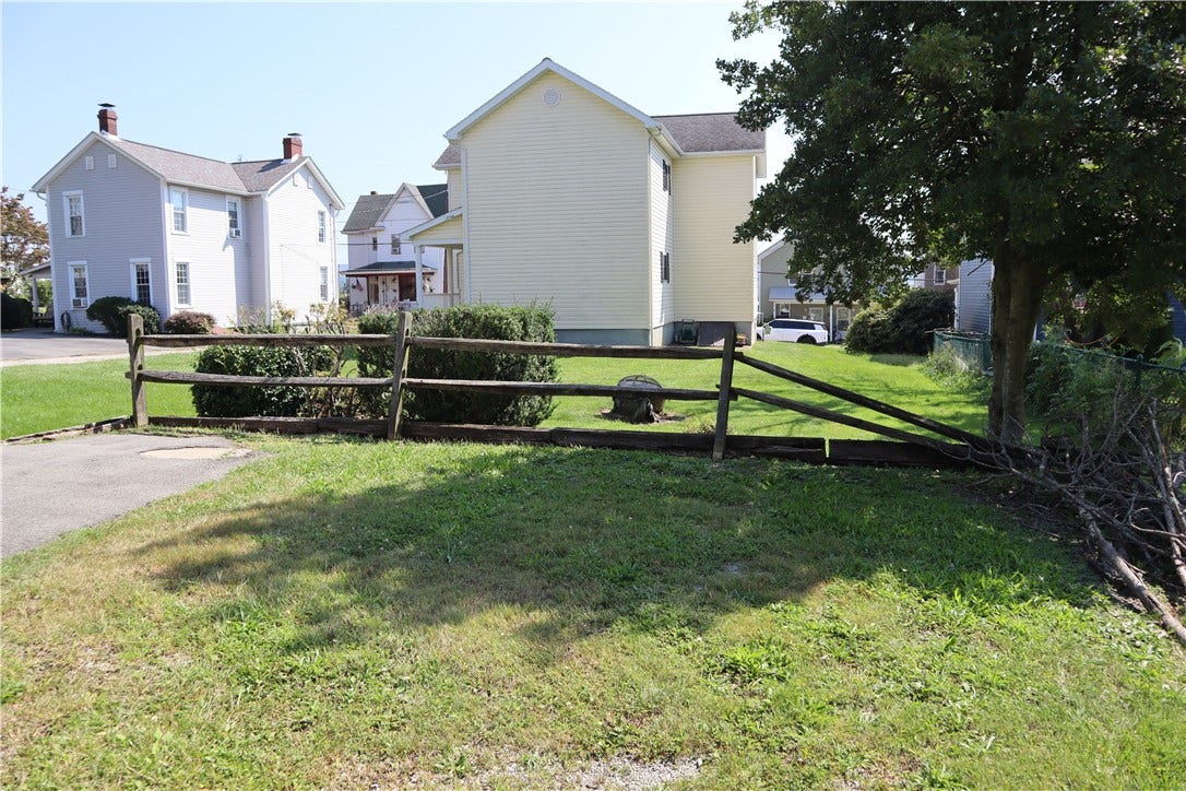 308 College Avenue, Mount Pleasant, PA 15666