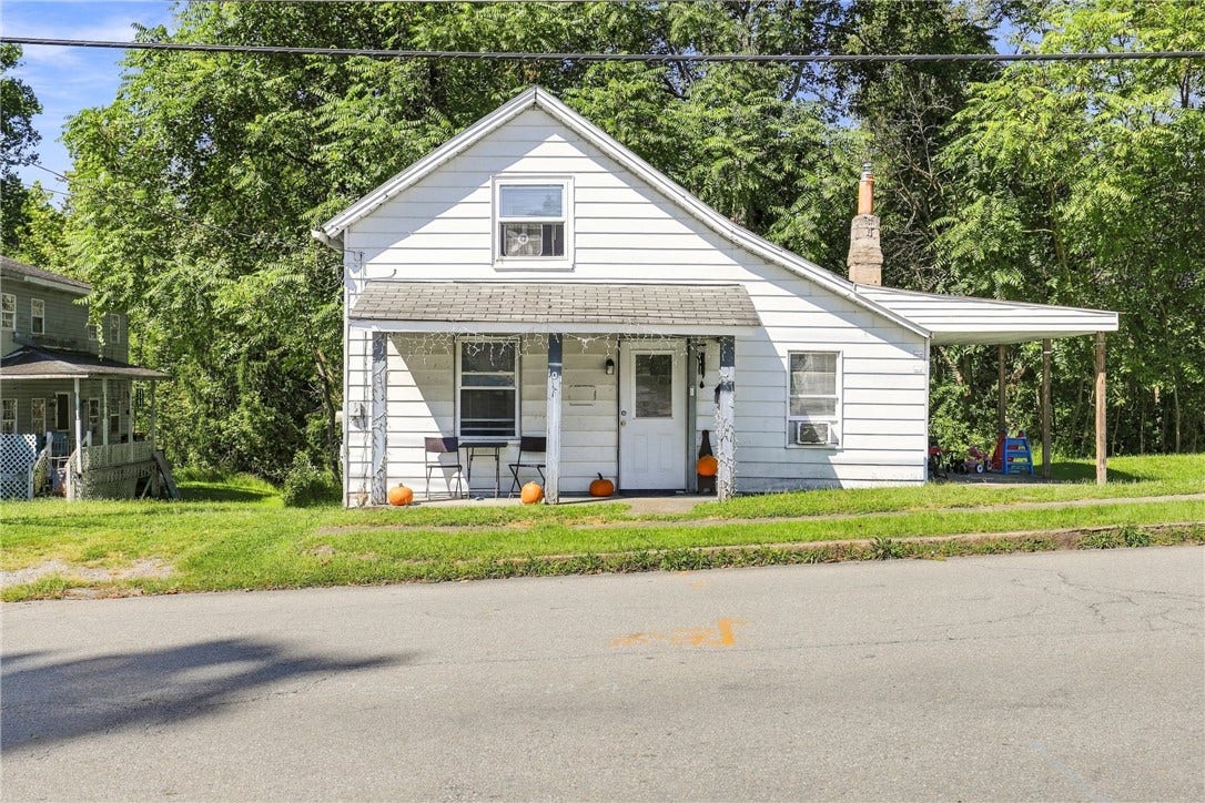 416 Snyder St, Connellsville, PA 15425