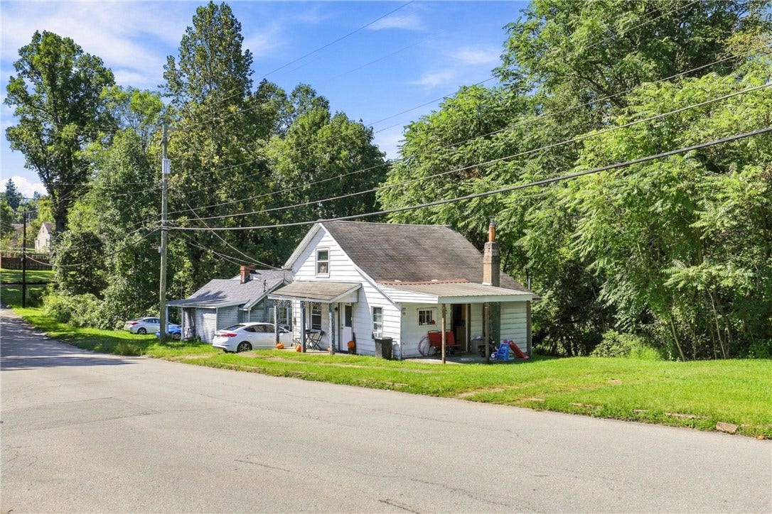 416 Snyder St, Connellsville, PA 15425