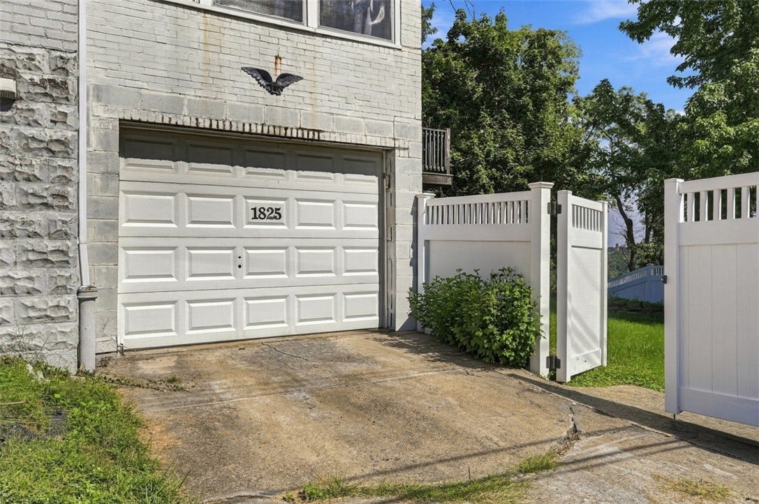 1825 Dagmar Avenue, Pittsburgh, PA 15216