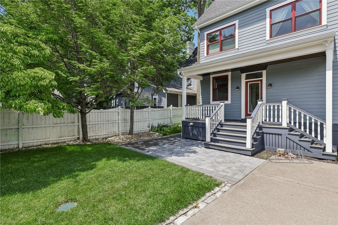 884 Thorn Street, Sewickley, PA 15143