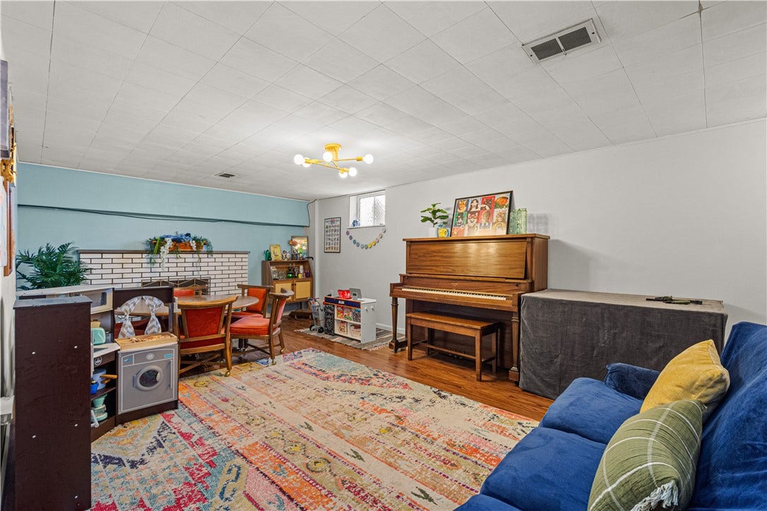 640 Shirls Ave, Washington, PA 15301