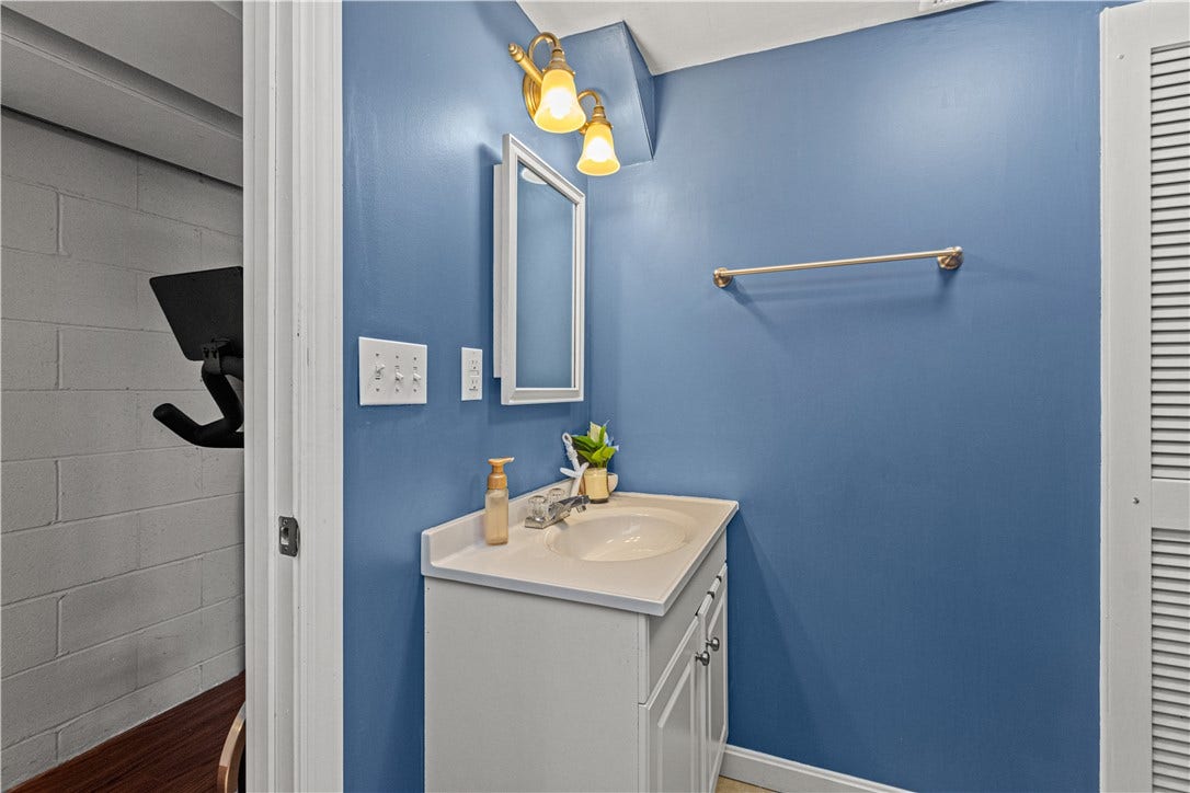 640 Shirls Ave, Washington, PA 15301