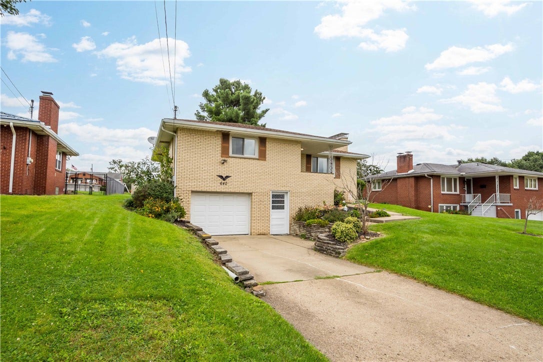 640 Shirls Ave, Washington, PA 15301