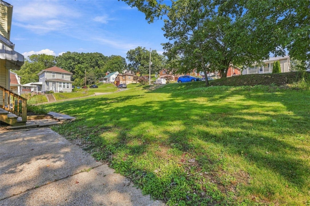 706 Hissam St, Jeannette, PA 15644