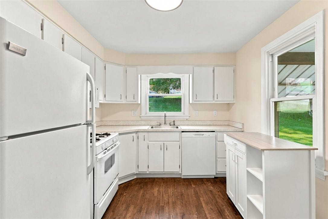 706 Hissam St, Jeannette, PA 15644