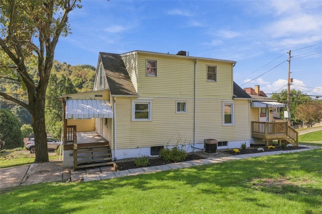 706 Hissam St, Jeannette, PA 15644