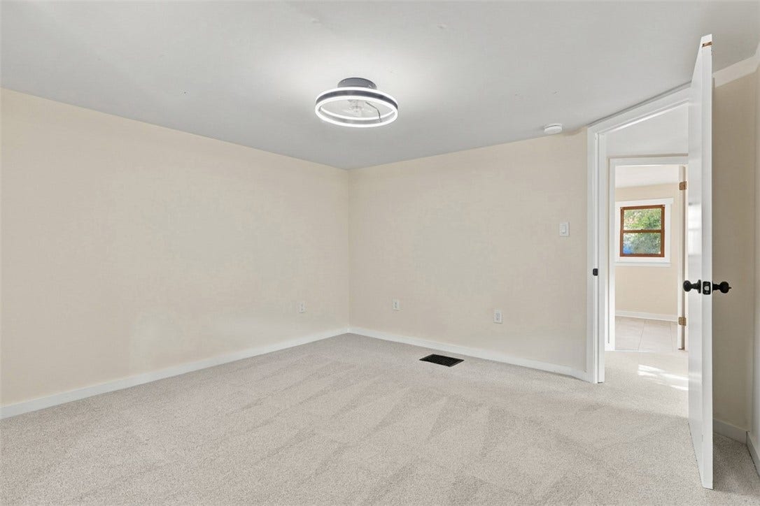 706 Hissam St, Jeannette, PA 15644