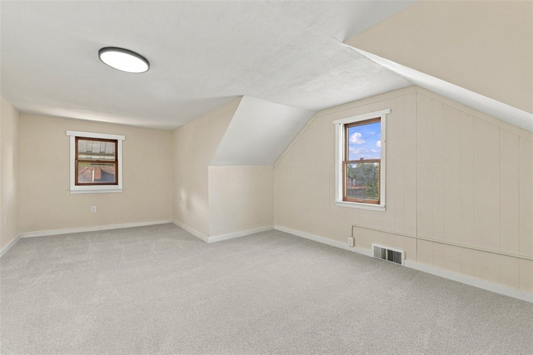 706 Hissam St, Jeannette, PA 15644
