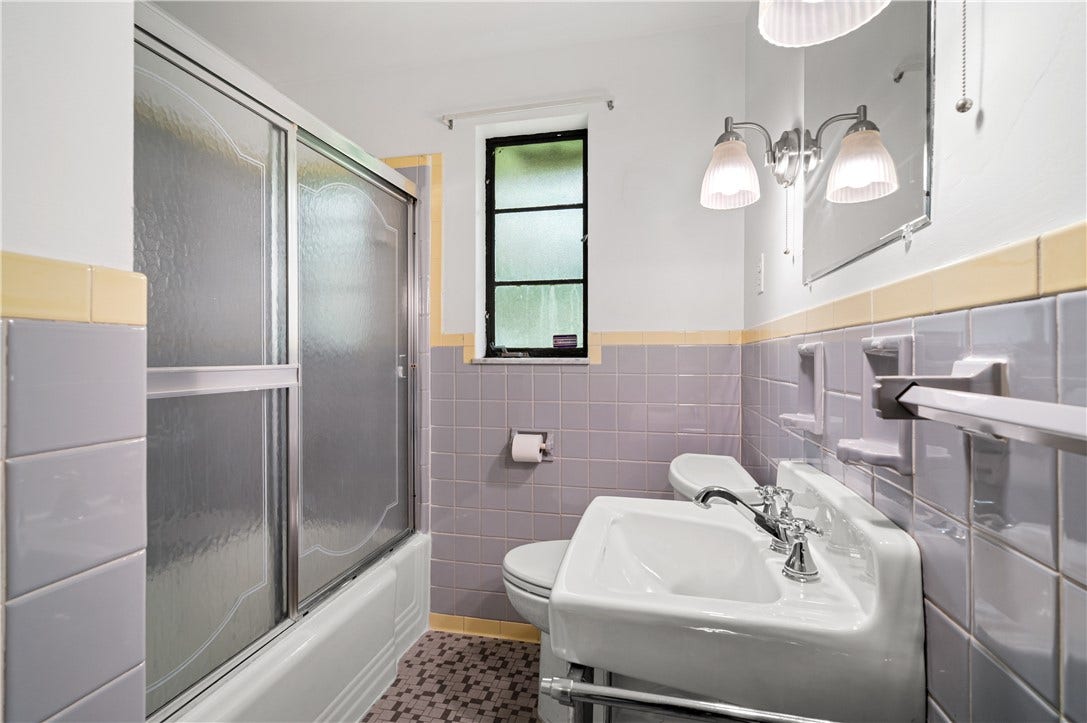 127 Sheldon Ave, Pittsburgh, PA 15220 New hardware enhances this retro bathroom in excellent condition!