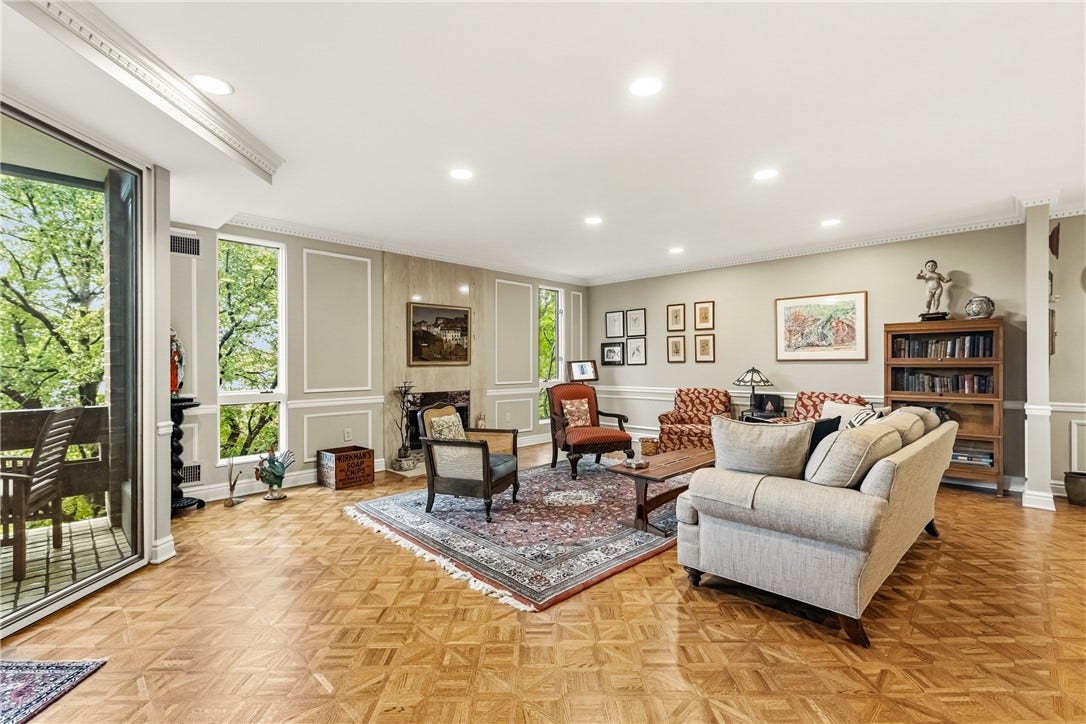 5000 Fifth Avenue, #205, Pittsburgh, PA 15232