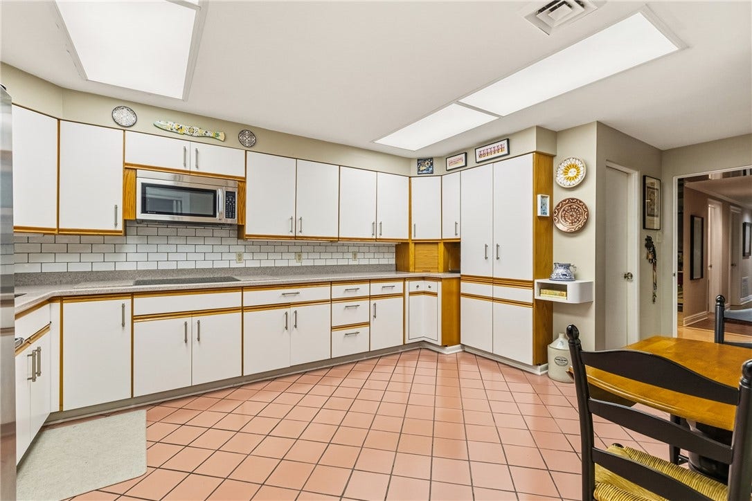 5000 Fifth Avenue, #205, Pittsburgh, PA 15232