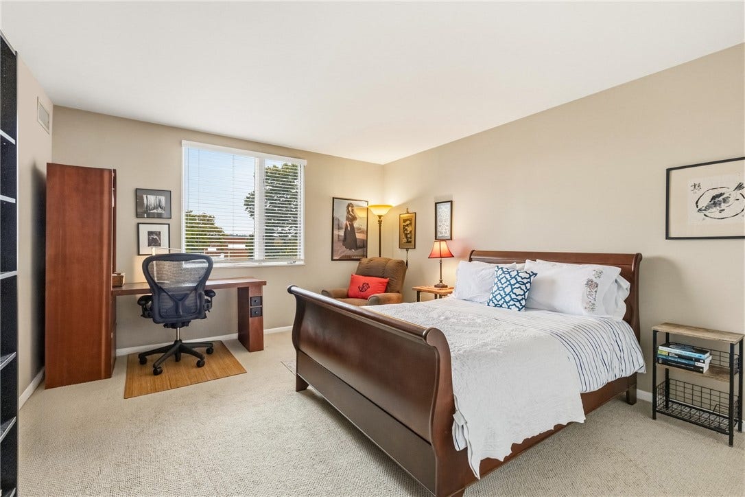 5000 Fifth Avenue, #205, Pittsburgh, PA 15232