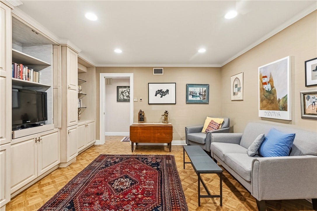 5000 Fifth Avenue, #205, Pittsburgh, PA 15232