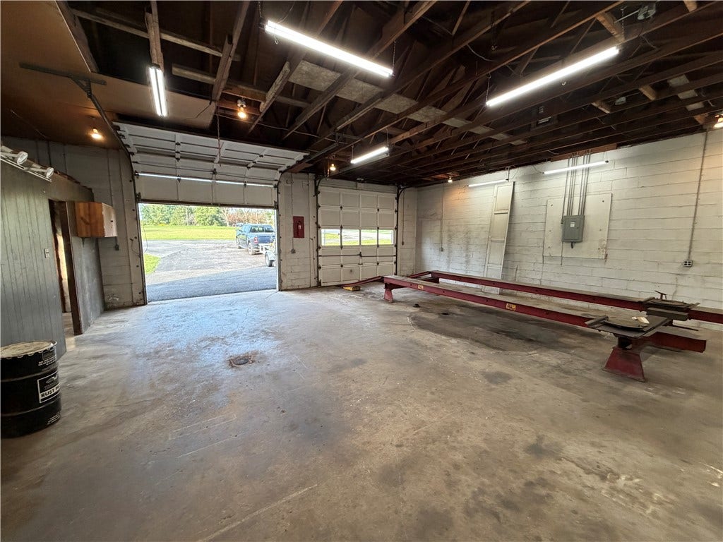 Detached Garage