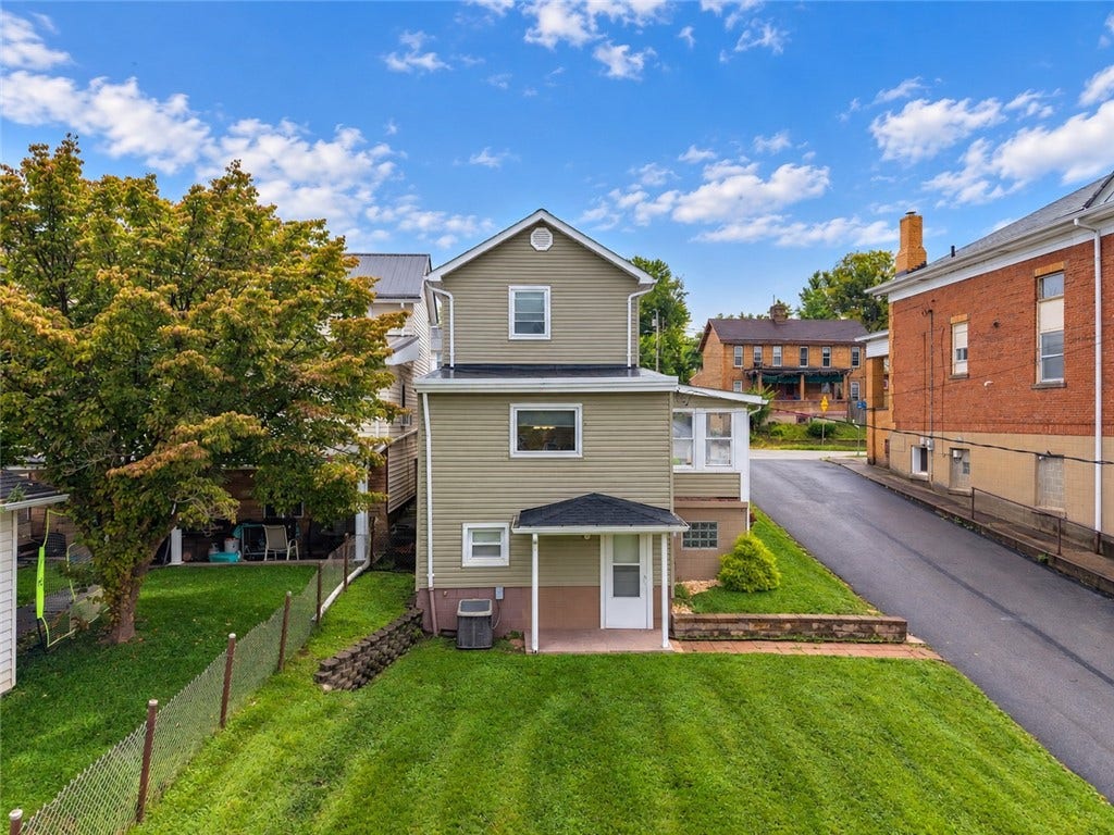 432 Market St, Belle Vernon, PA 15012