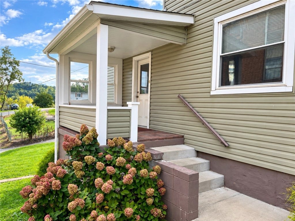 432 Market St, Belle Vernon, PA 15012