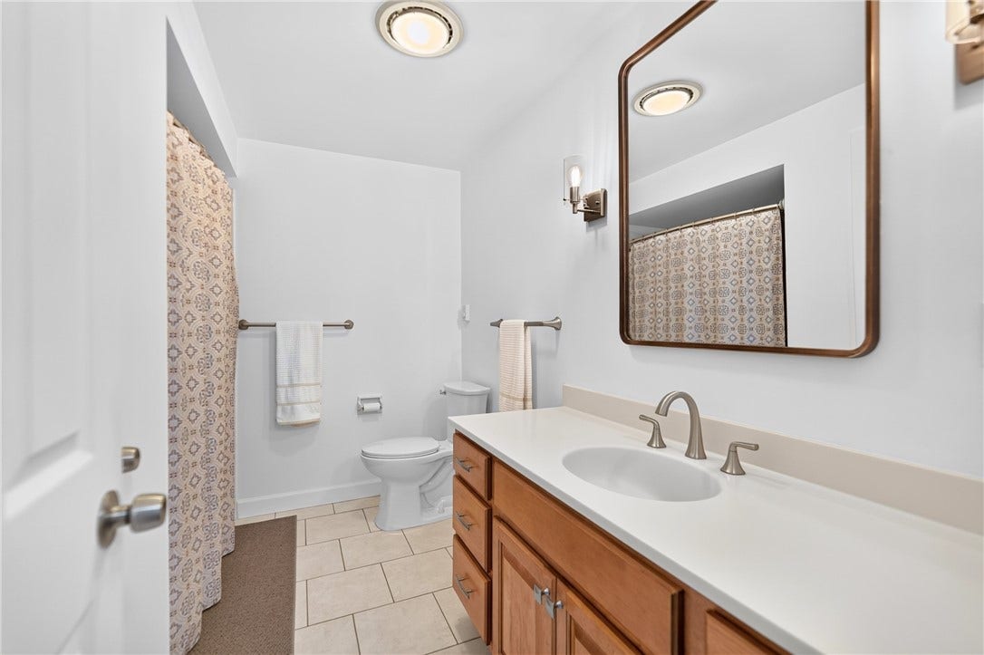 422 Sheffield Dr, Greensburg, PA 15601