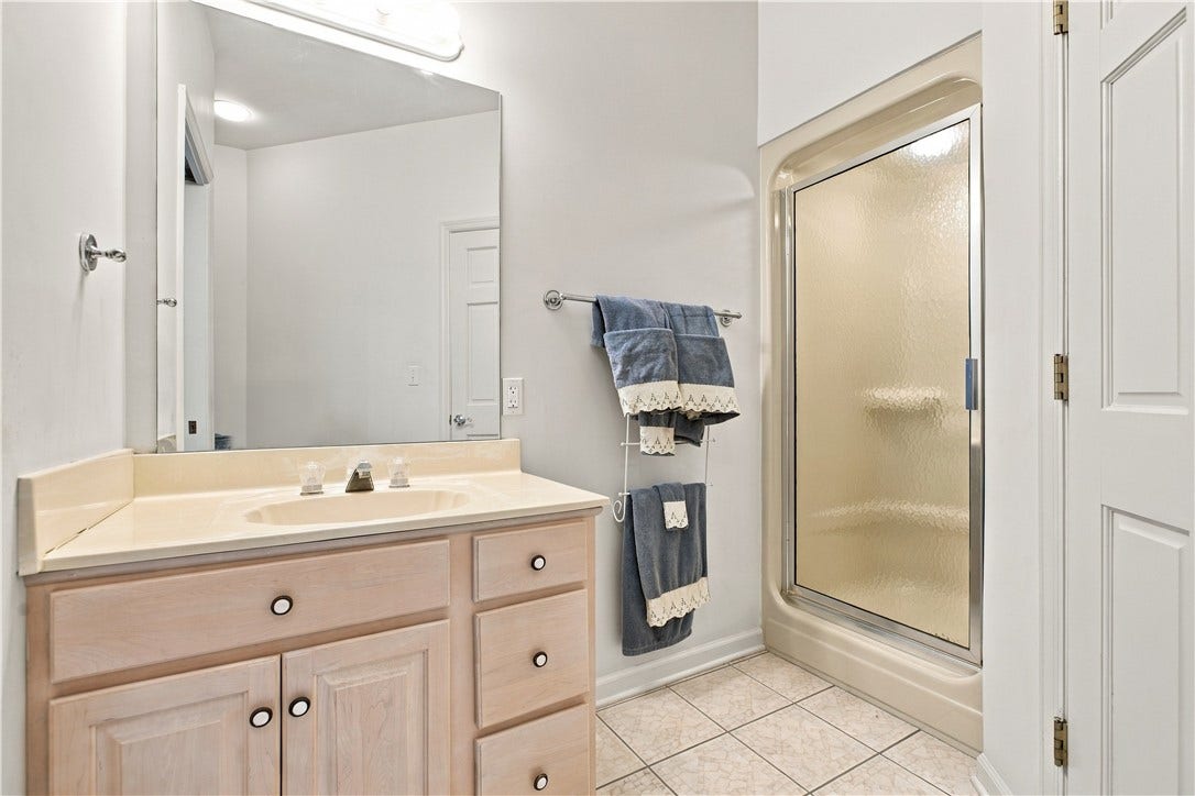 main level bath