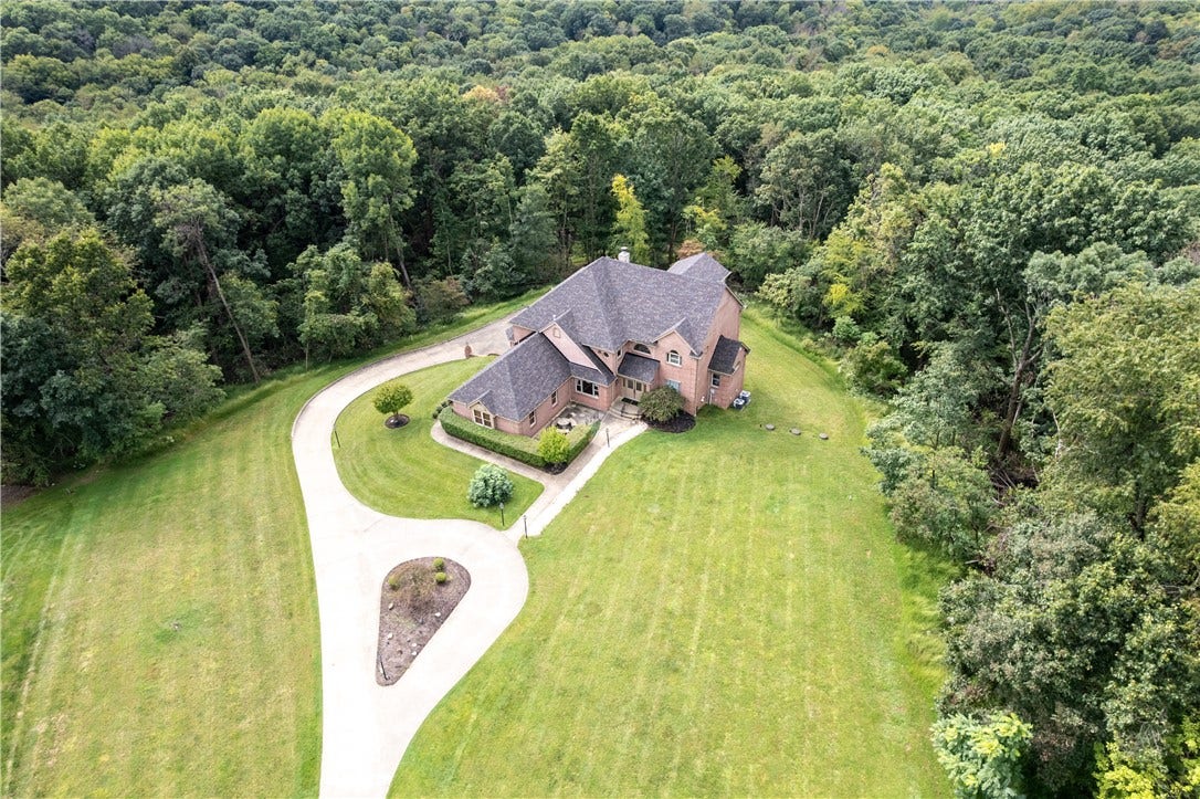 544 Green Parrot Ln, Natrona Heights, PA 15065