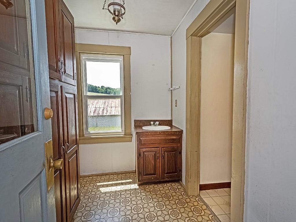 386 Fanker, Harmony, PA 16037